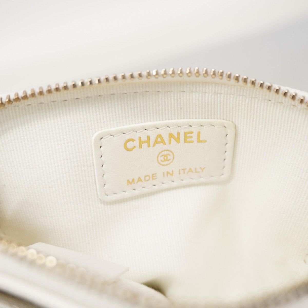Chanel Coin Case Quilted Caviar Leather White Champagne Gold — view 4