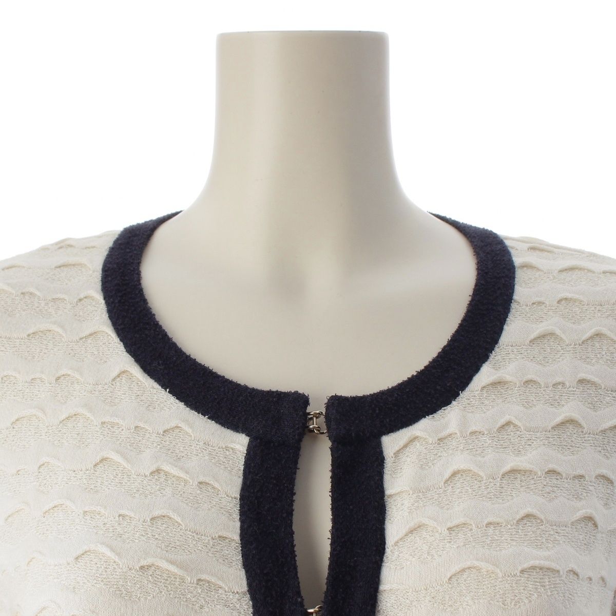 Chanel Cotton Cashmere CC Logo Cardigan Jacket White Black 36 — view 5
