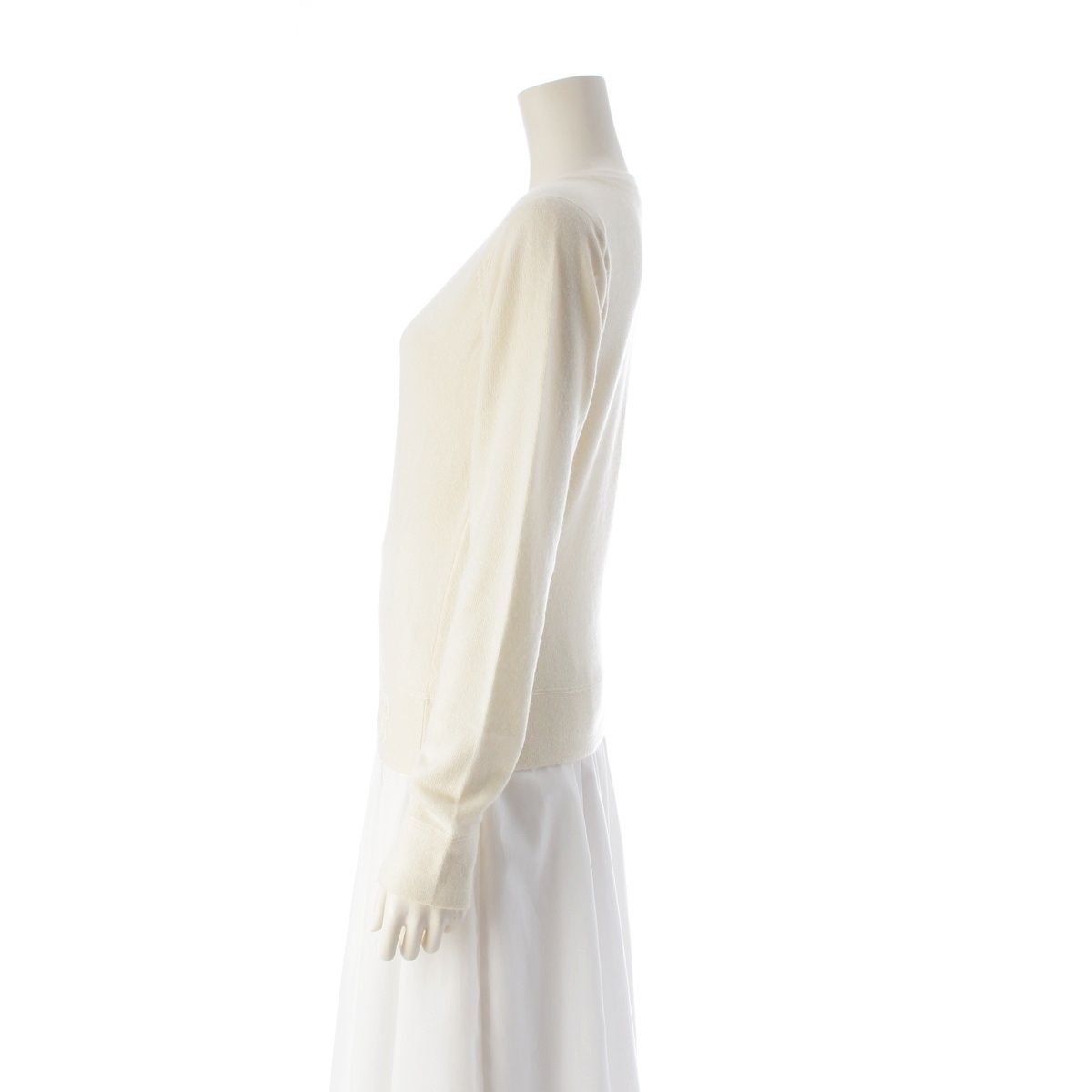 Chanel Cashmere CC Logo Patch Crew Neck Sweater Knit Top Ivory 36 — view 3
