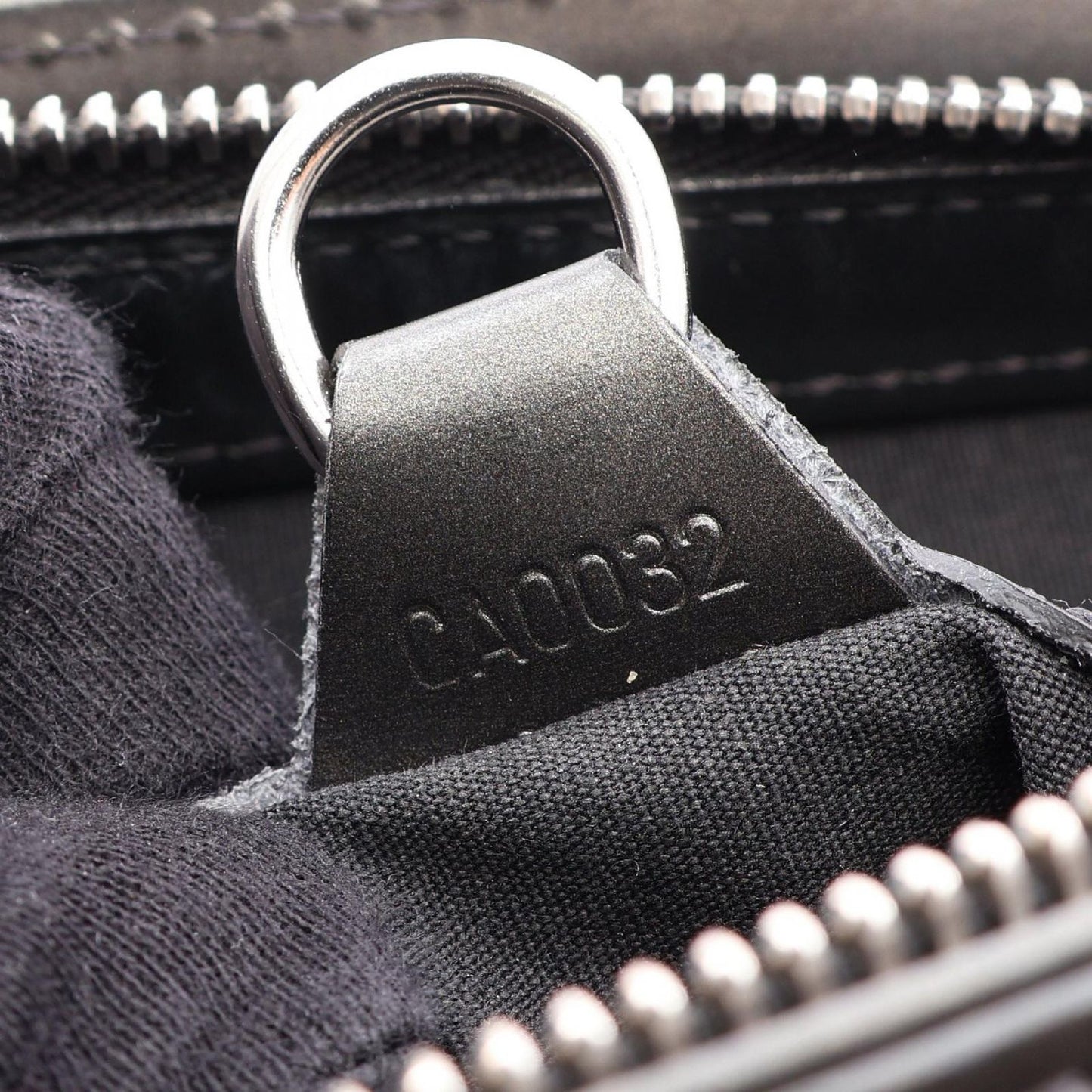 Louis Vuitton Handbag Stockton Leather — view 5