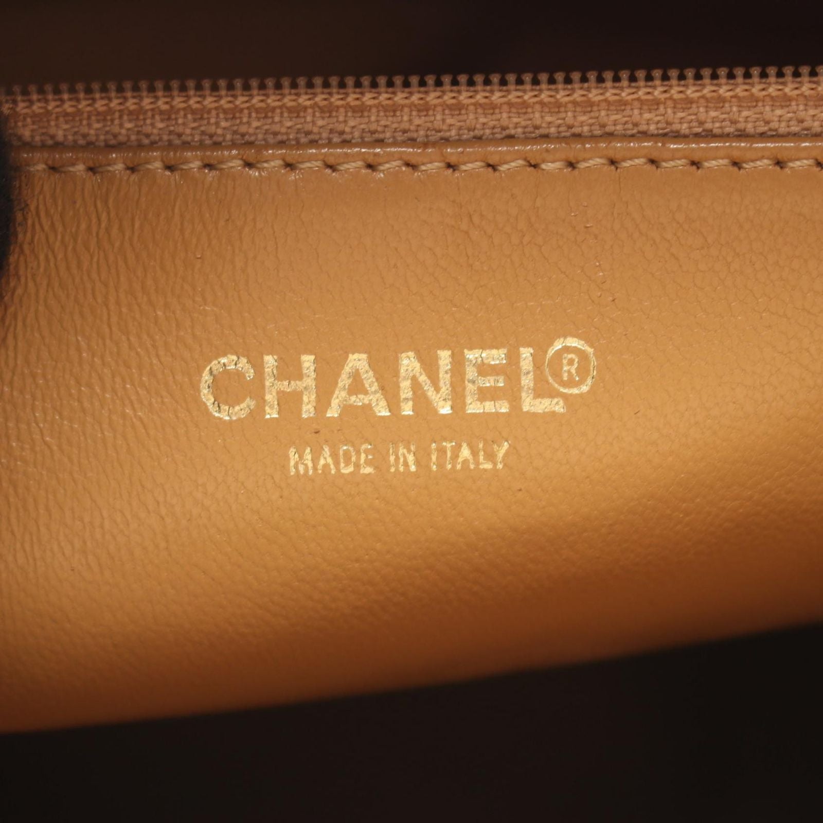 Chanel Tote Reissue Beige Caviar Leather — view 4
