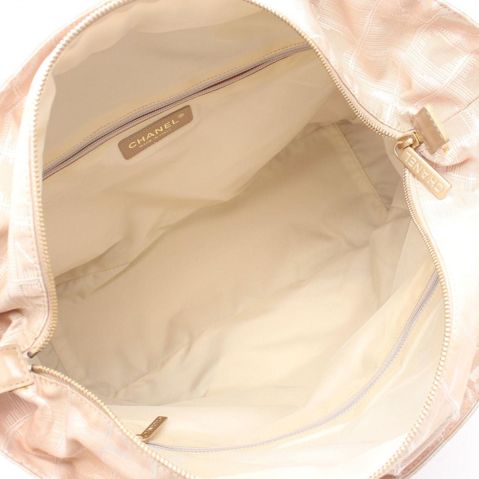 Chanel Tote New Travel Line GM Beige Leather GM — view 3