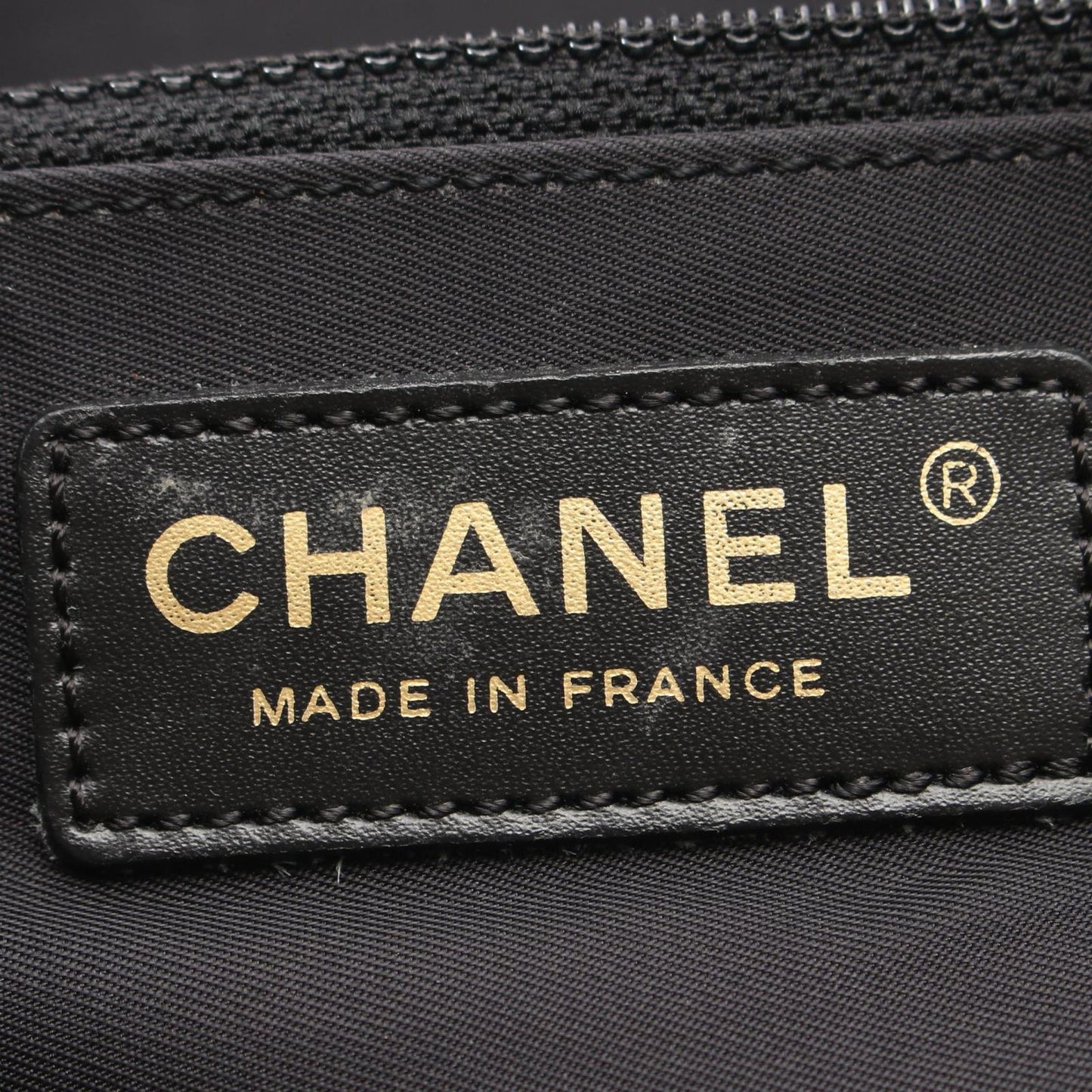 Chanel Tote New Travel Line Black Leather — view 4