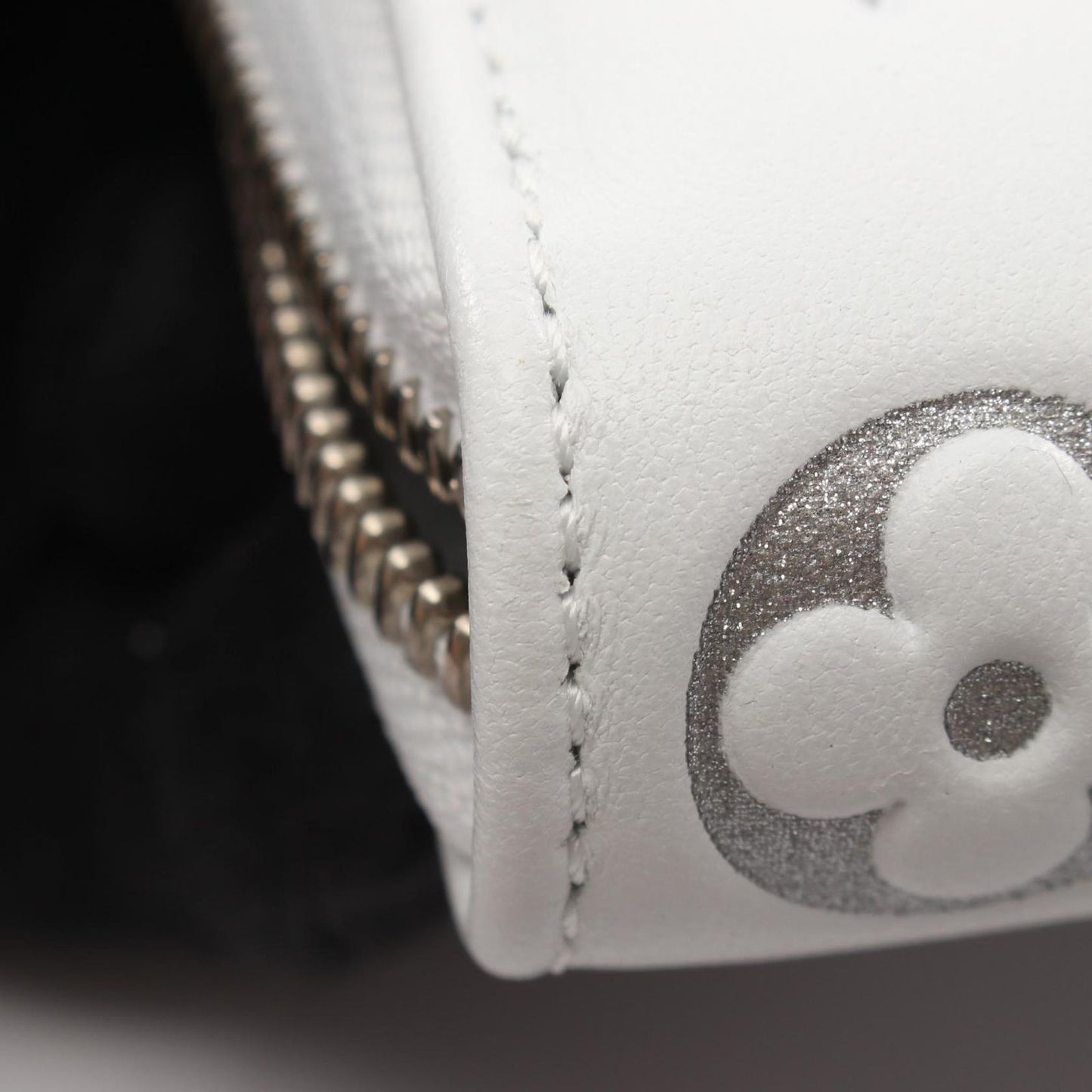 Louis Vuitton Round Wallet Zippy Monogram Coussan White Leather — view 5