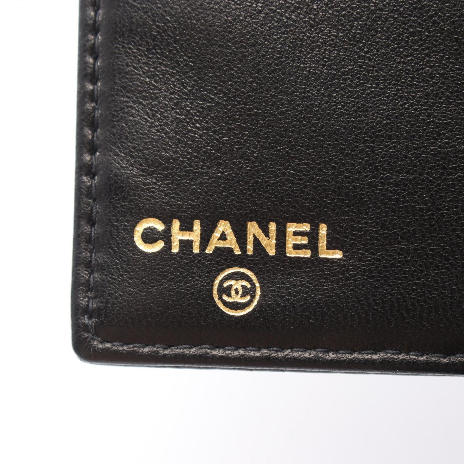 Chanel Bifold Wallet CC Logo Kiss Lock Black Caviar Leather — view 5