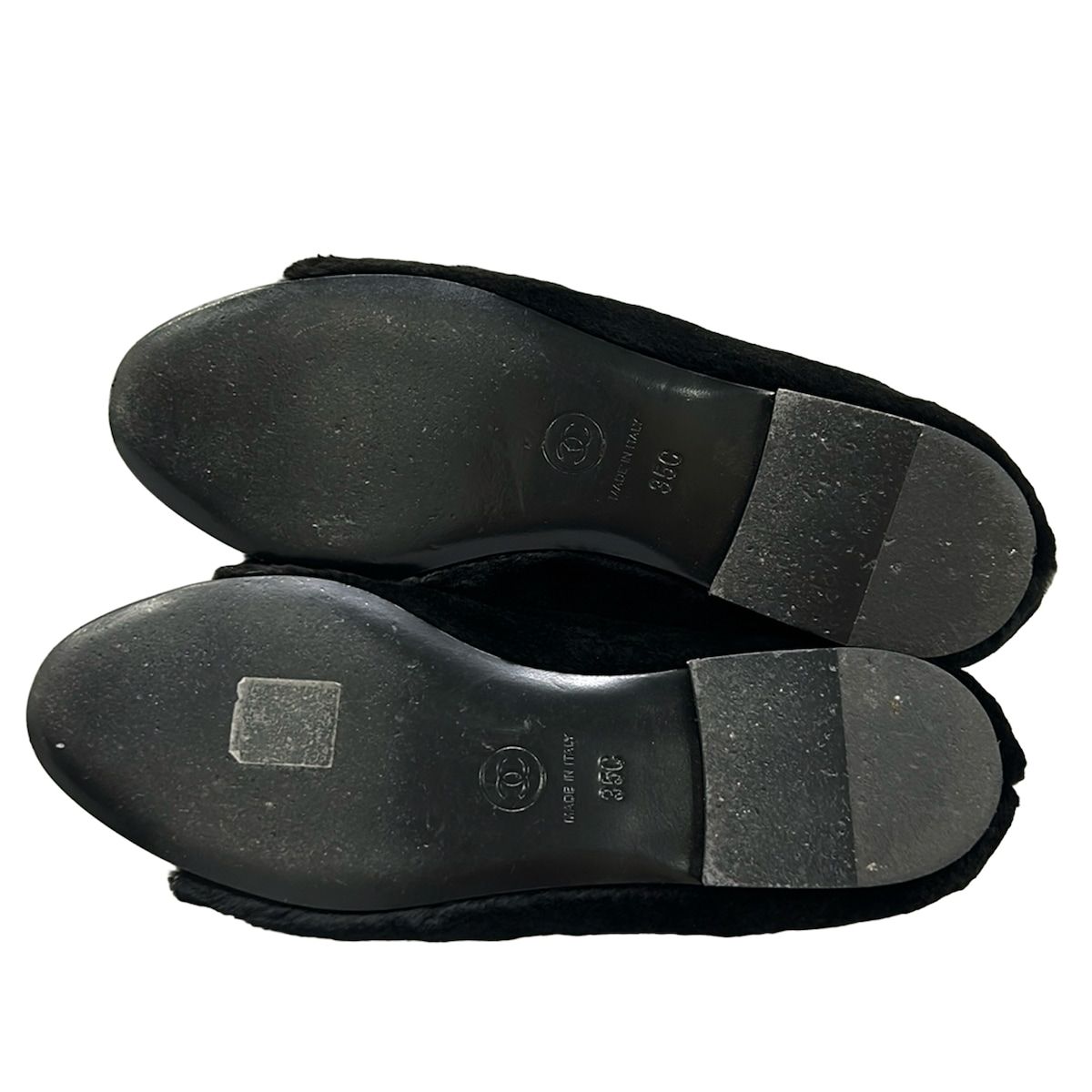 Chanel Flat Shoes 35 C Black Mink Ribbon CC Logo Leather — view 8