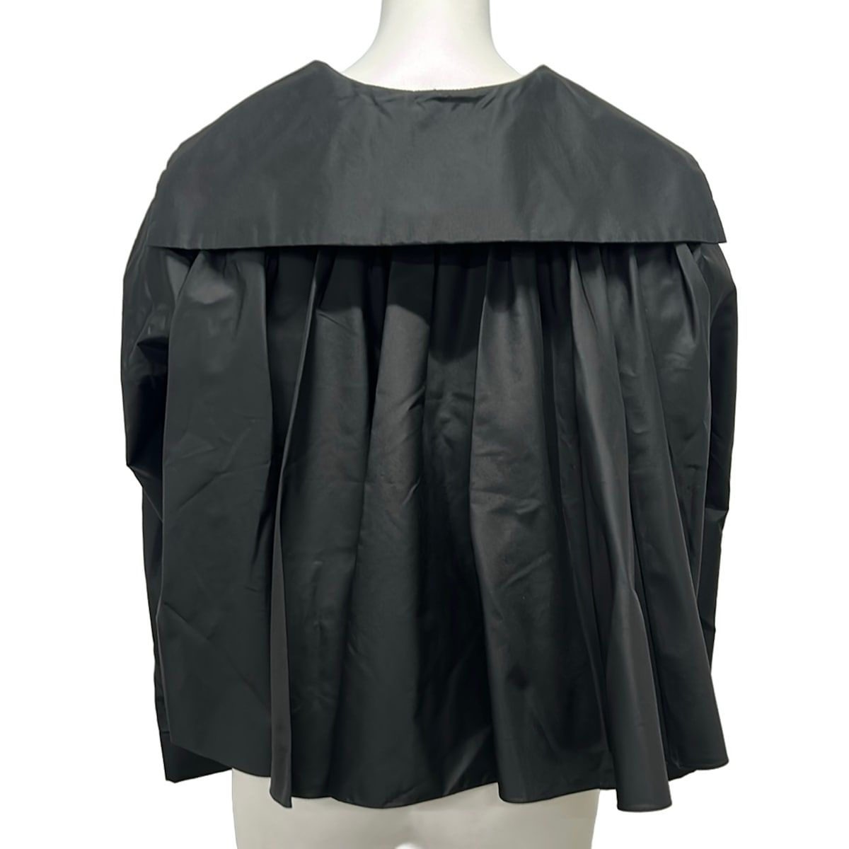 Chanel Jacket 36 S Black Long Sleeve Short Length Sarah Color Cruise Collection — view 2