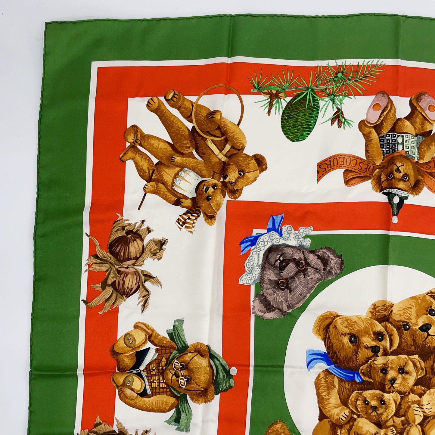Hermes Carre 90 Confidets Descoeurs Friends of the Heart Green Multicolor Silk — view 2
