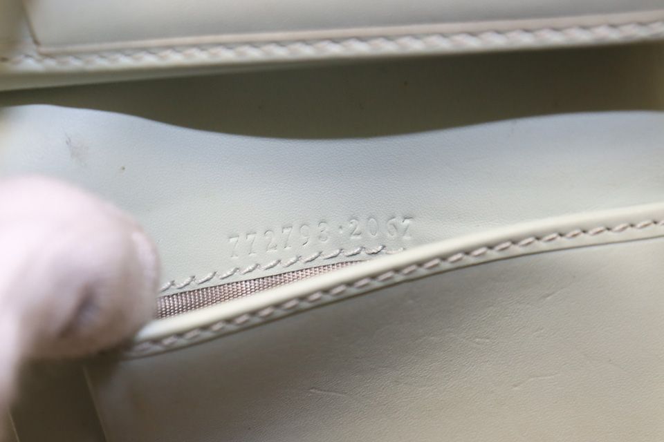 Gucci GG Compact Wallet Leather Trifold — view 8