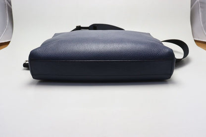 Gucci Leather 2-Way Business Briefcase — view 3