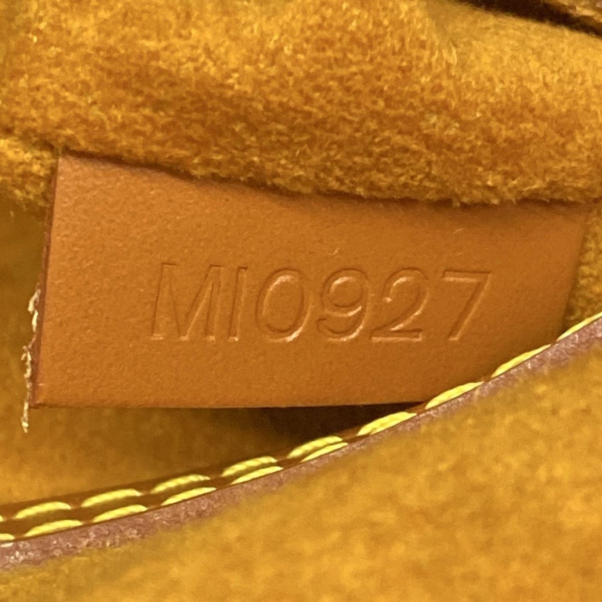 Louis Vuitton Handbag Epi Alma Cipango Gold Leather — view 9