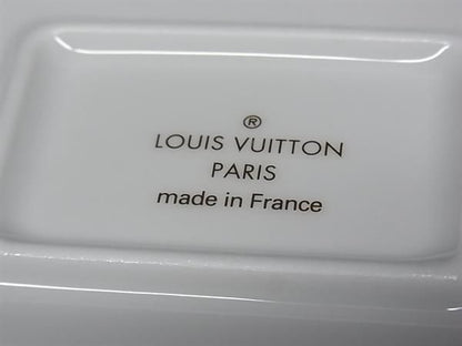 Louis Vuitton Monogram Vase Porcelain Object Interior White — view 5