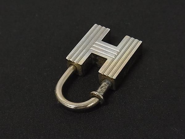 Hermes Logo First Step of the New Century Limited Cadena Padlock Charm Silver — view 2