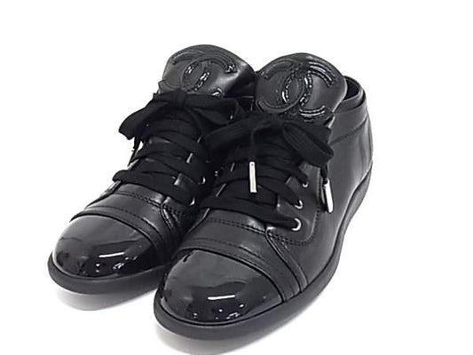 Chanel CC Logo Leather Sneakers Black