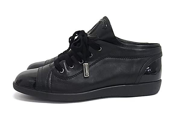 Chanel CC Logo Leather Sneakers Black — view 3