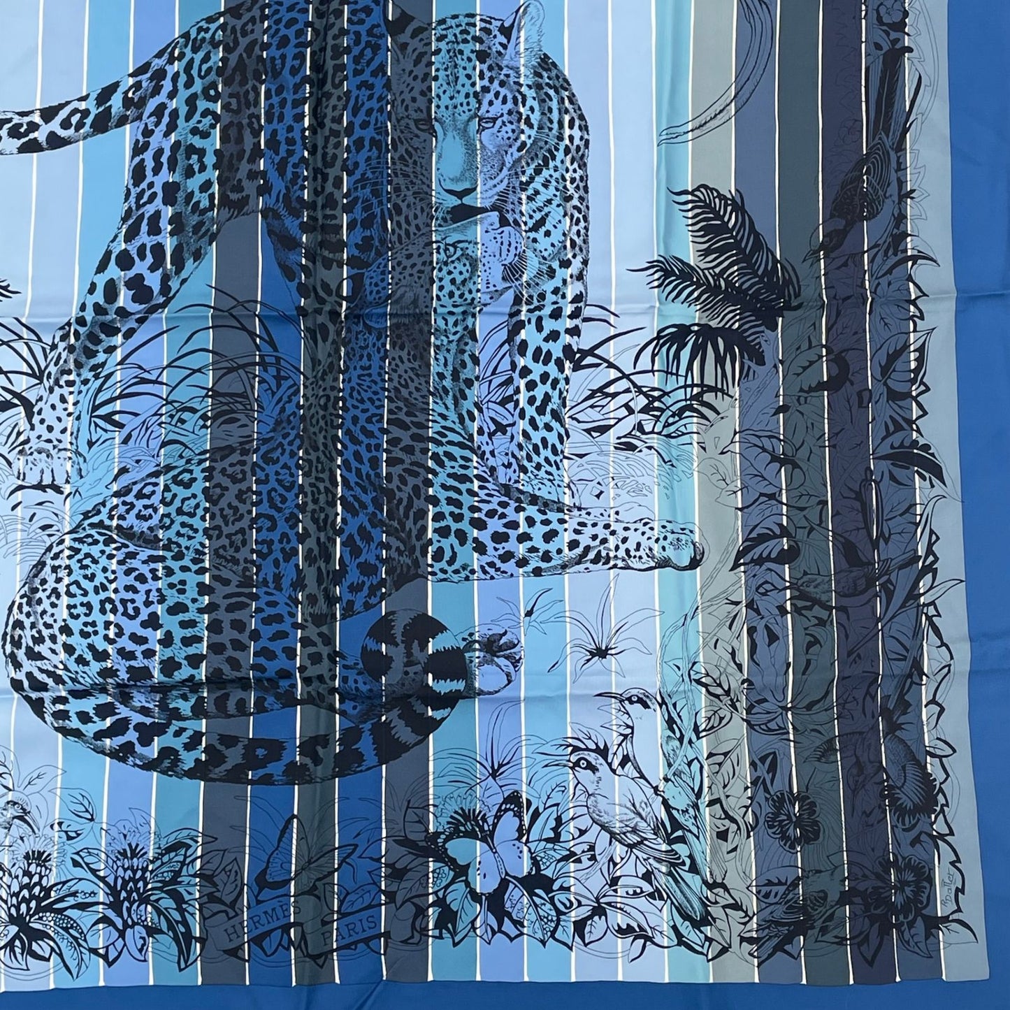 Hermes Scarf Carre 90 Dip Dye Jungle Love Silk 100% Blue — view 3