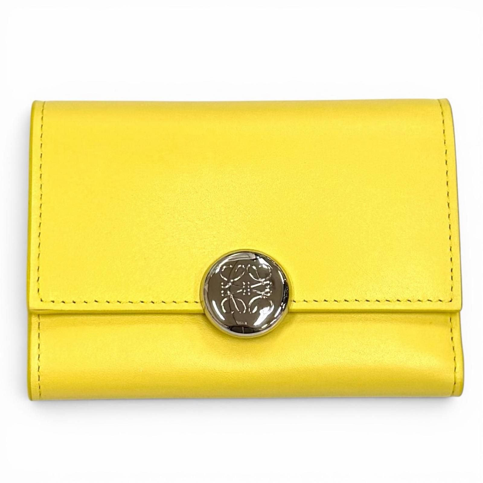 Loewe Pebble Vertical Wallet Small Shiny Napaca Flight Citrine Anagram Trifold