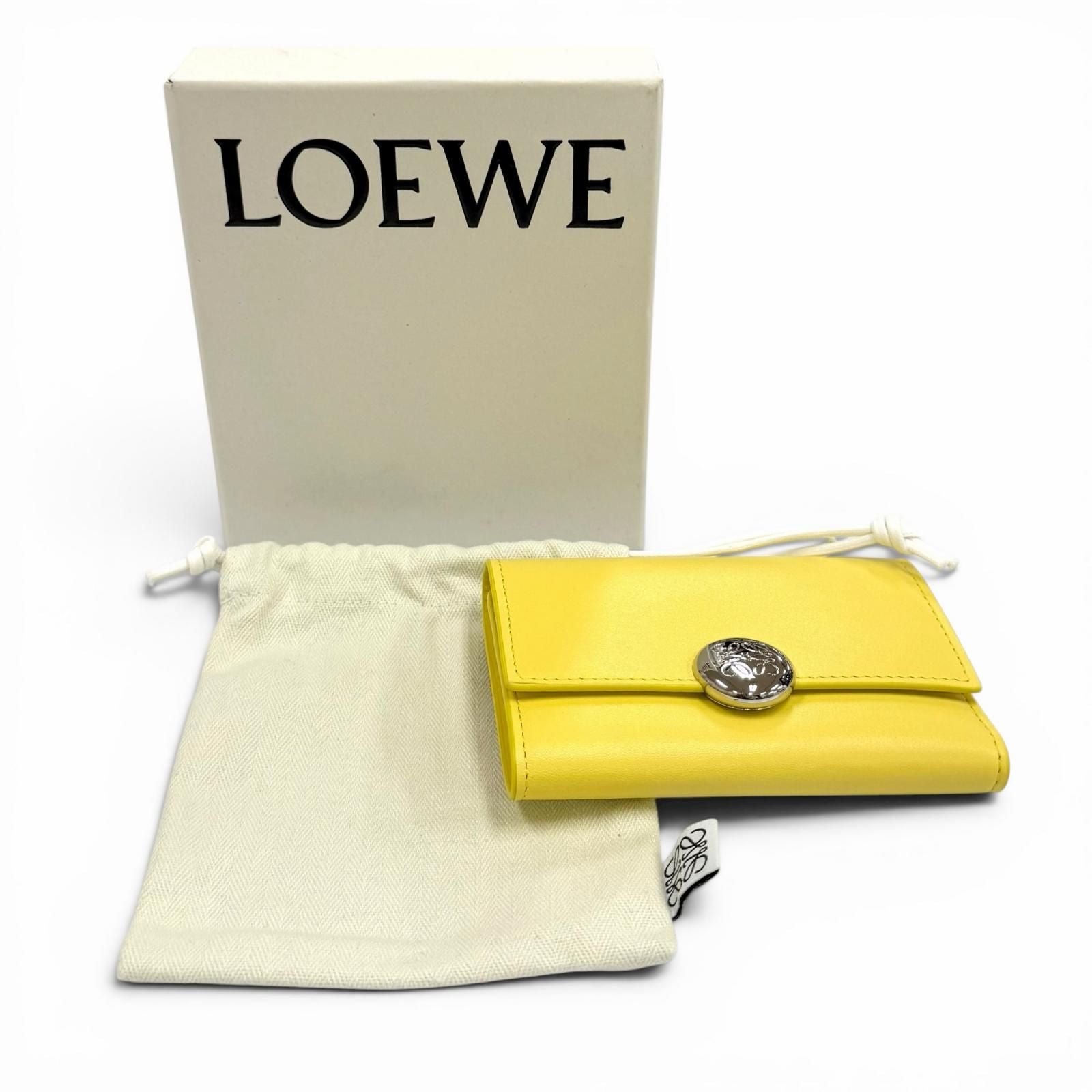 Loewe Pebble Vertical Wallet Small Shiny Napaca Flight Citrine Anagram Trifold — view 2