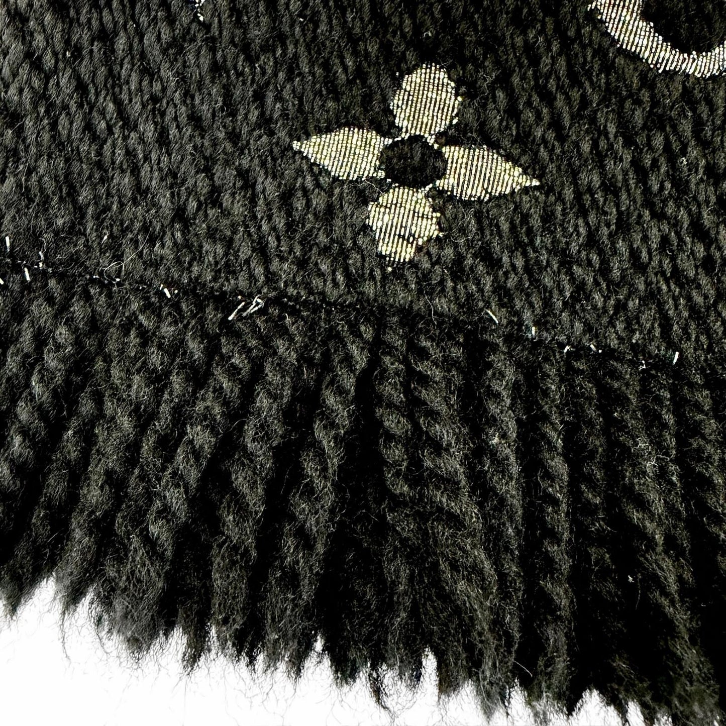 Louis Vuitton Echarpe Logo Mania Shine Wool Silk Noir Scarf with Fringe — view 5