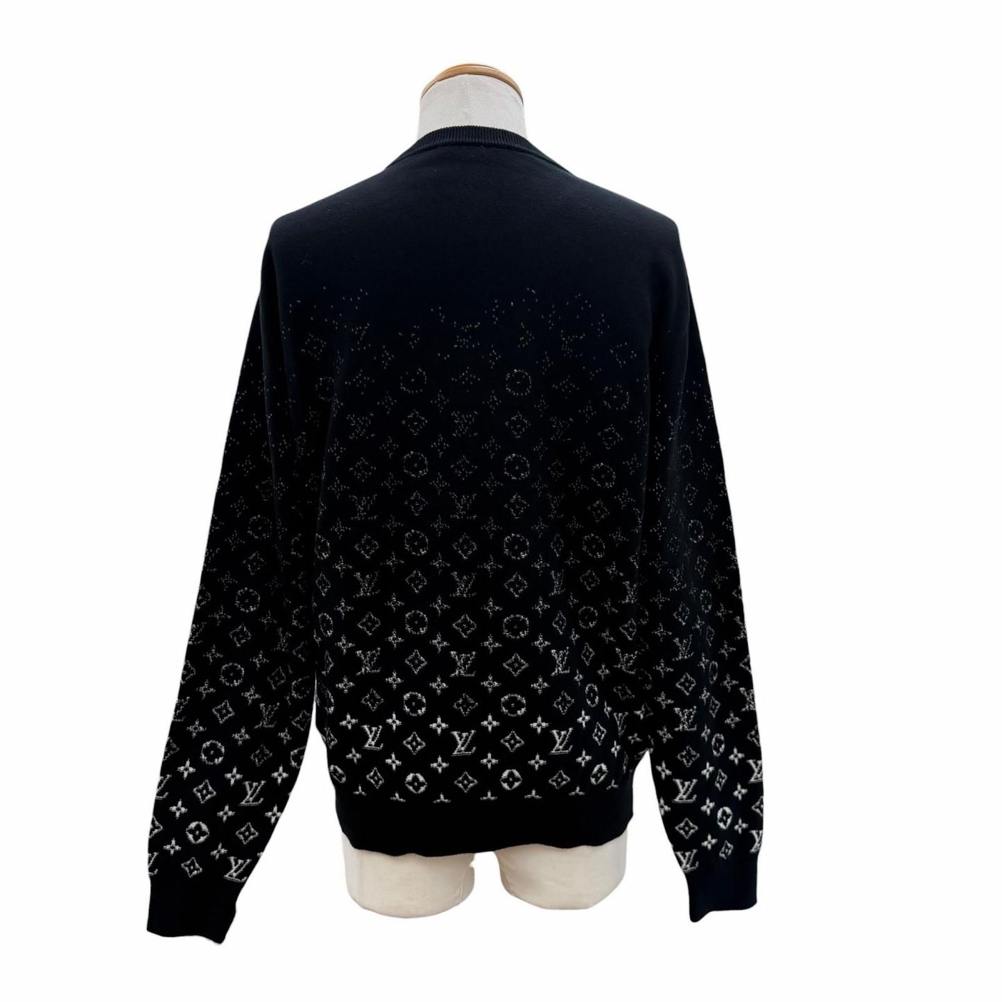 Louis Vuitton Monogram Gradient Cotton 100% Logo Plate Crew Neck Pullover Knit — view 3