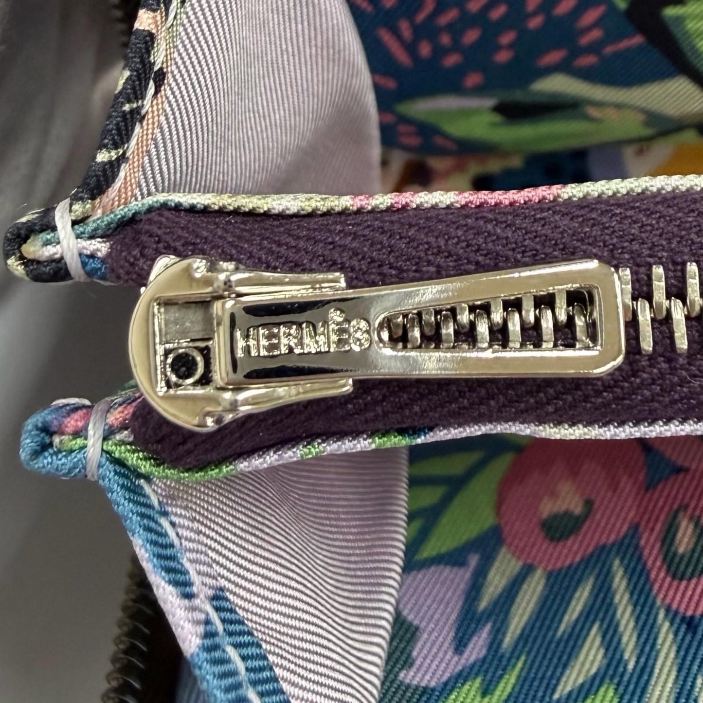 Hermes Compact Silk in Etoupe Veau Silver Round Zip Wallet Coin Case — view 8
