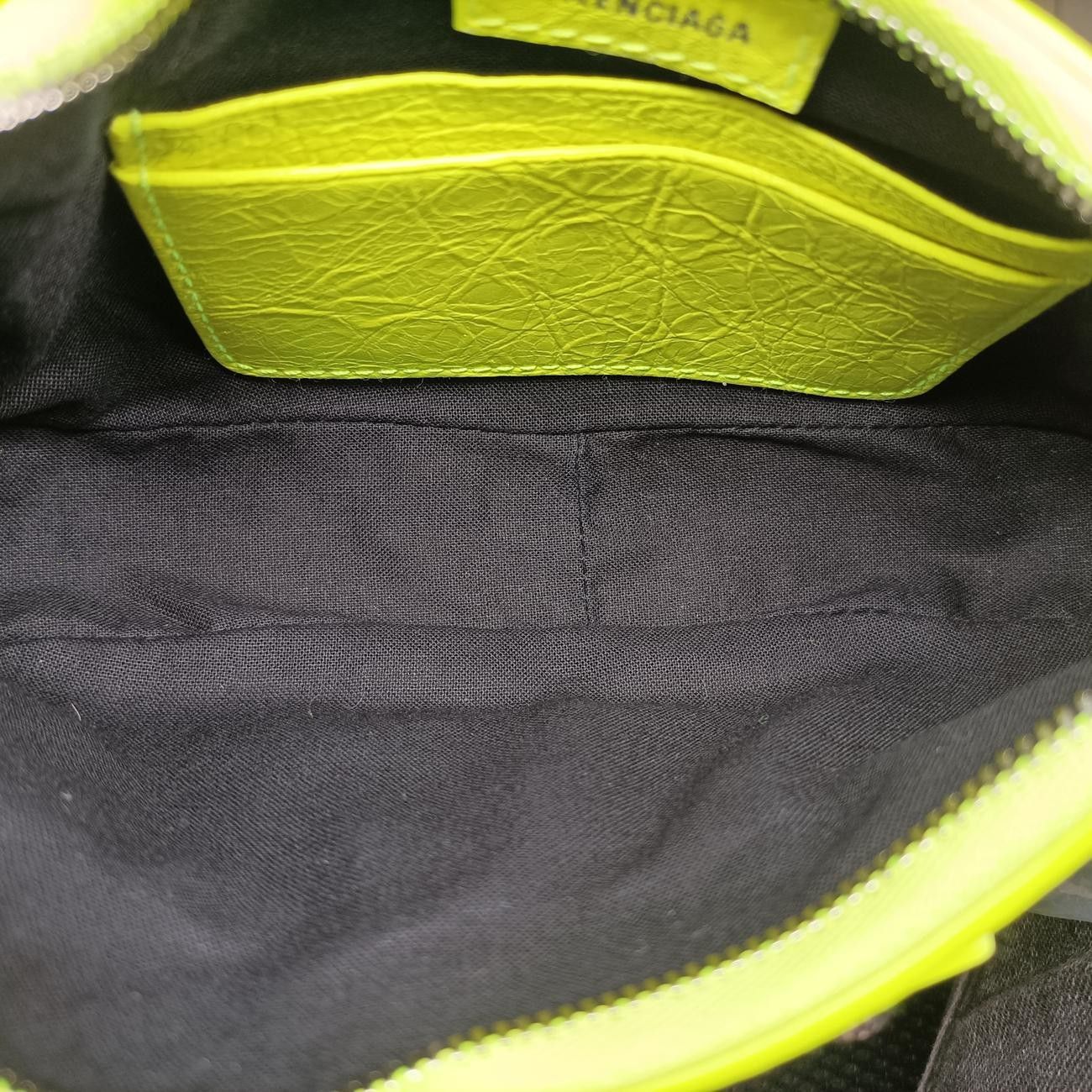 Balenciaga le Cagole Green Lambskin Handbag — view 9