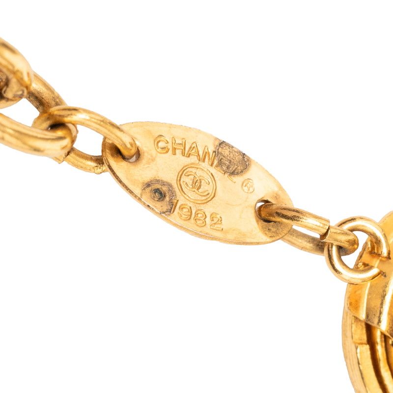 Chanel CC Logo Plate Chain Pendant Gold Black Plated — view 4