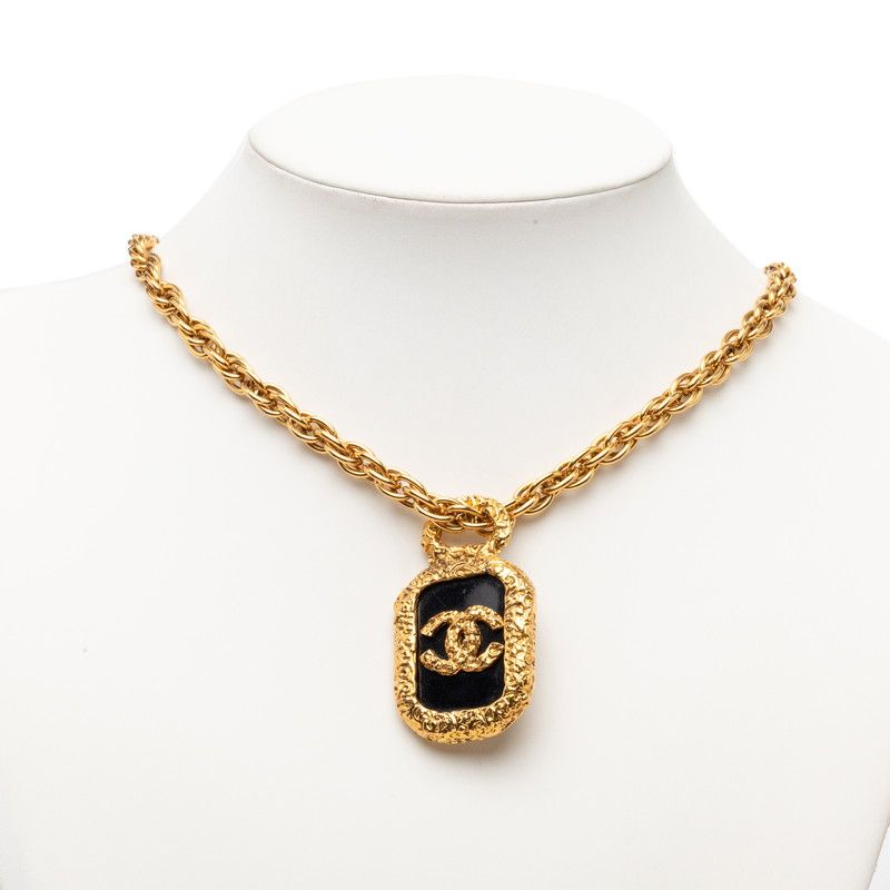 Chanel CC Logo Plate Chain Pendant Gold Black Plated — view 6