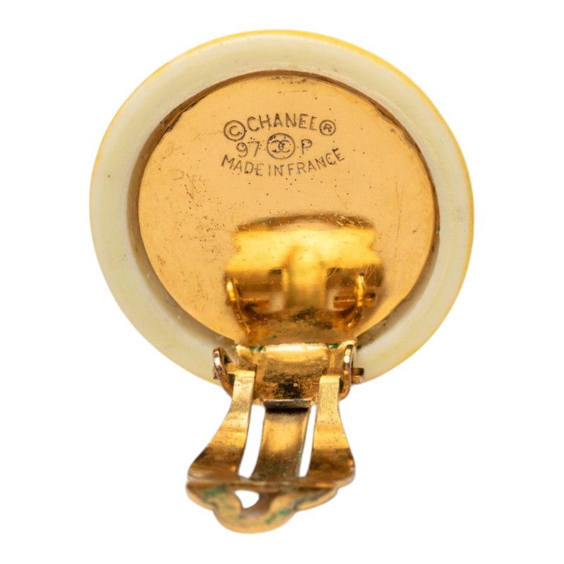 Chanel CC Logo Vintage Round Earrings 97 Gold Yellow Plastic Plated — view 3