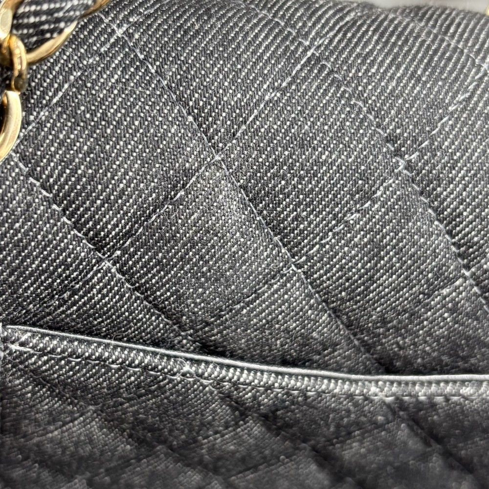 Chanel Shoulder Bag Quilted 25 Turnlock Double Flap Crossbody Chain CC Logo — view 9