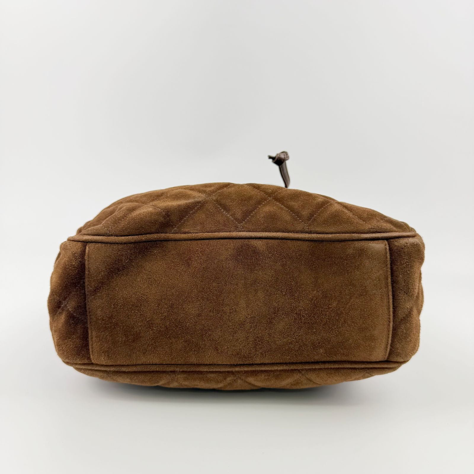 Chanel CC Logo Quilted Shoulder Bag Suede Leather Brown Gold Vintage — view 8