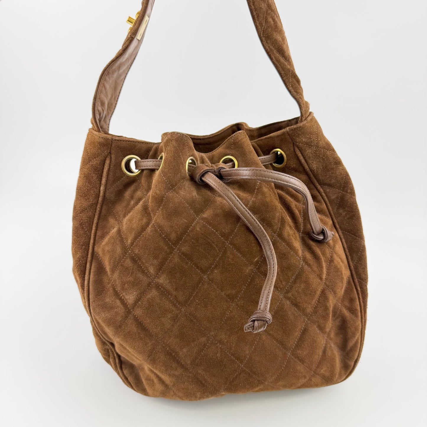 Chanel CC Logo Quilted Shoulder Bag Suede Leather Brown Gold Vintage — view 4