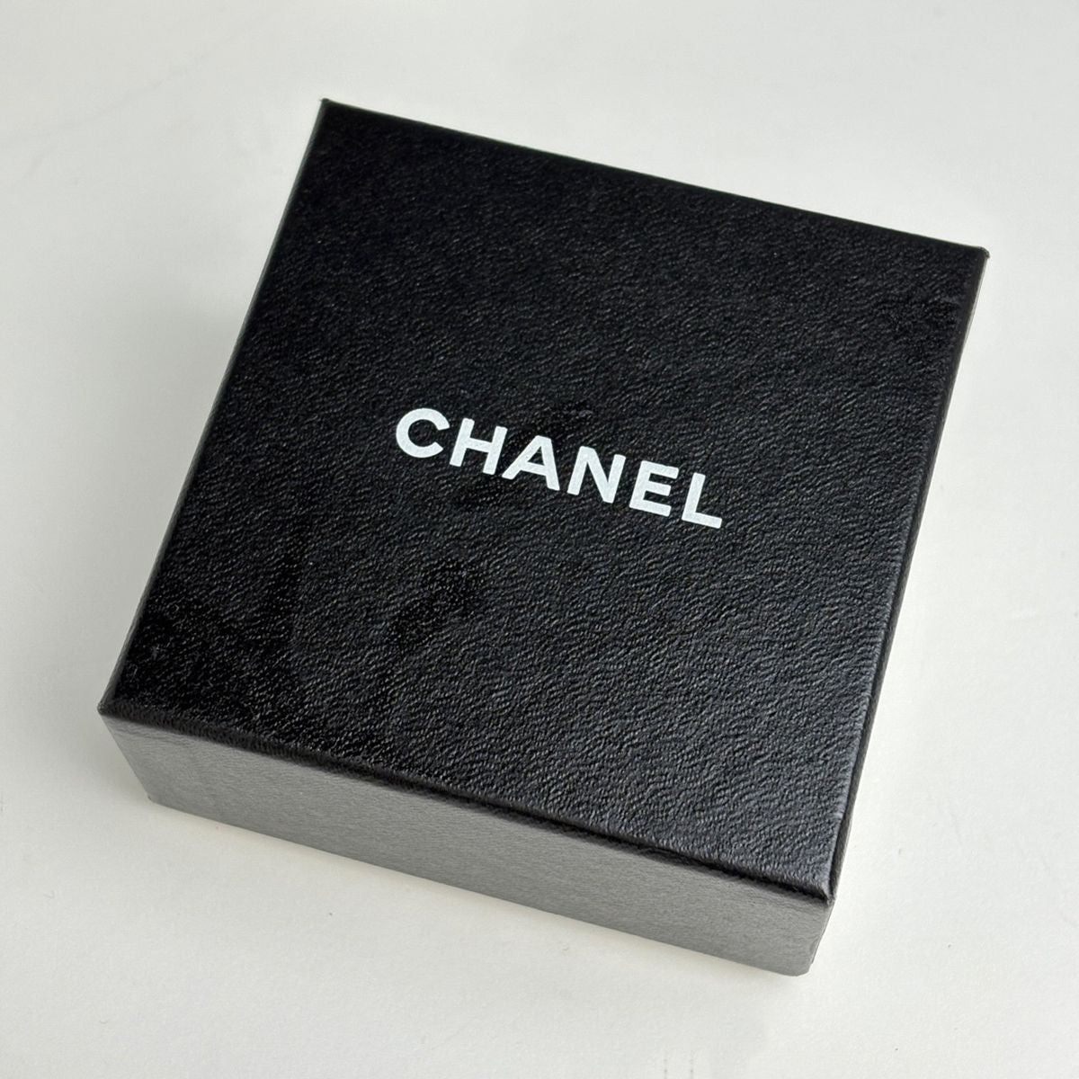 Chanel CC Logo Brooch Clover Gold Plated — view 7