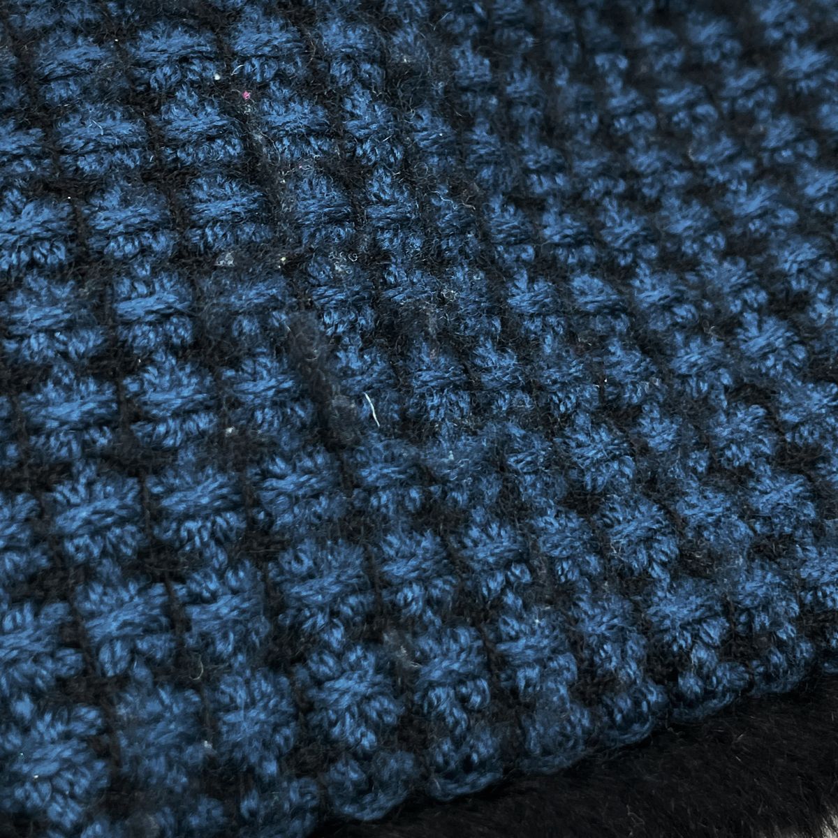Chanel CC Logo Fur Scarf Shawl Fur Black Blue — view 5