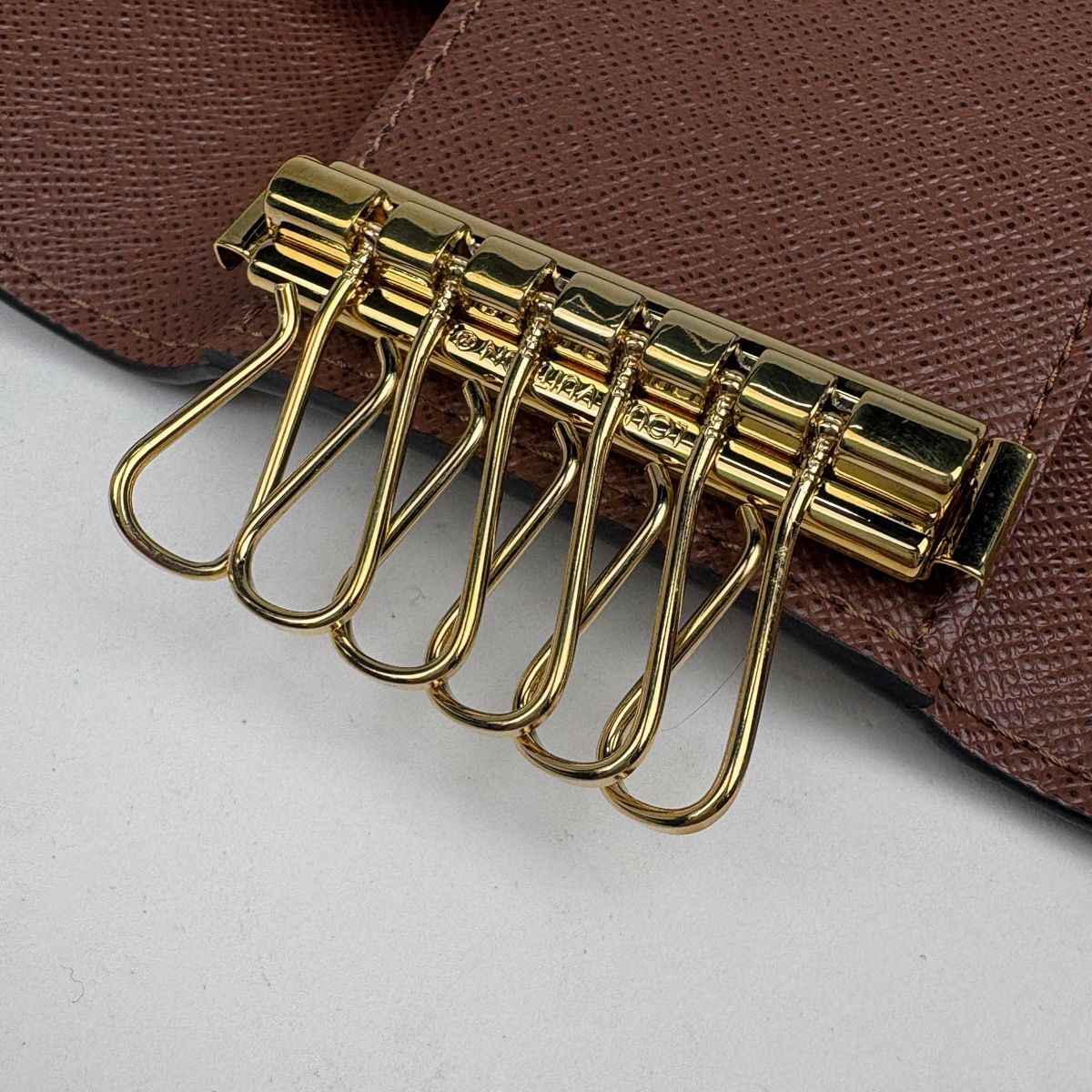 Louis Vuitton Multicles 6 Key Holder Key Hook Key Case Monogram Brown — view 3