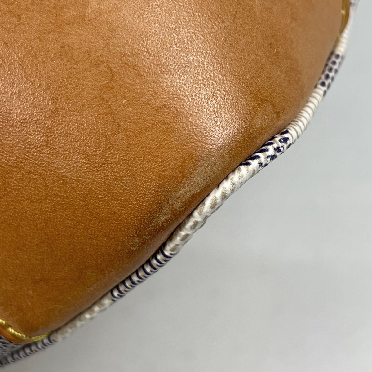 Louis Vuitton Hampstead PM Shoulder Handbag Damier Azur White — view 3