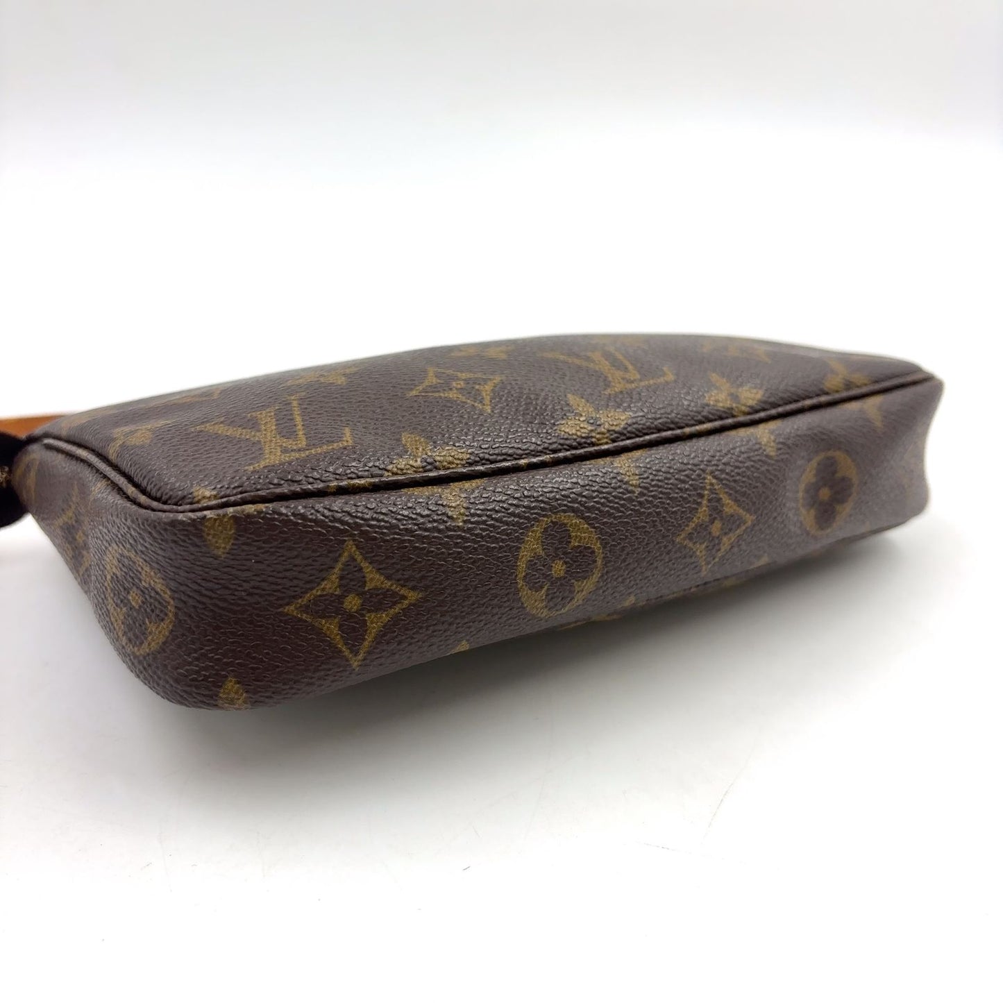 Louis Vuitton Pochette Monogram Leather Brown Light Handbag Gold — view 9