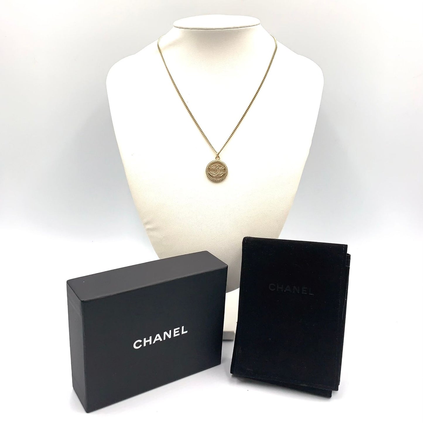 Chanel CC Logo Rhinestone Metal Color Stone Clear Gold Necklace — view 9
