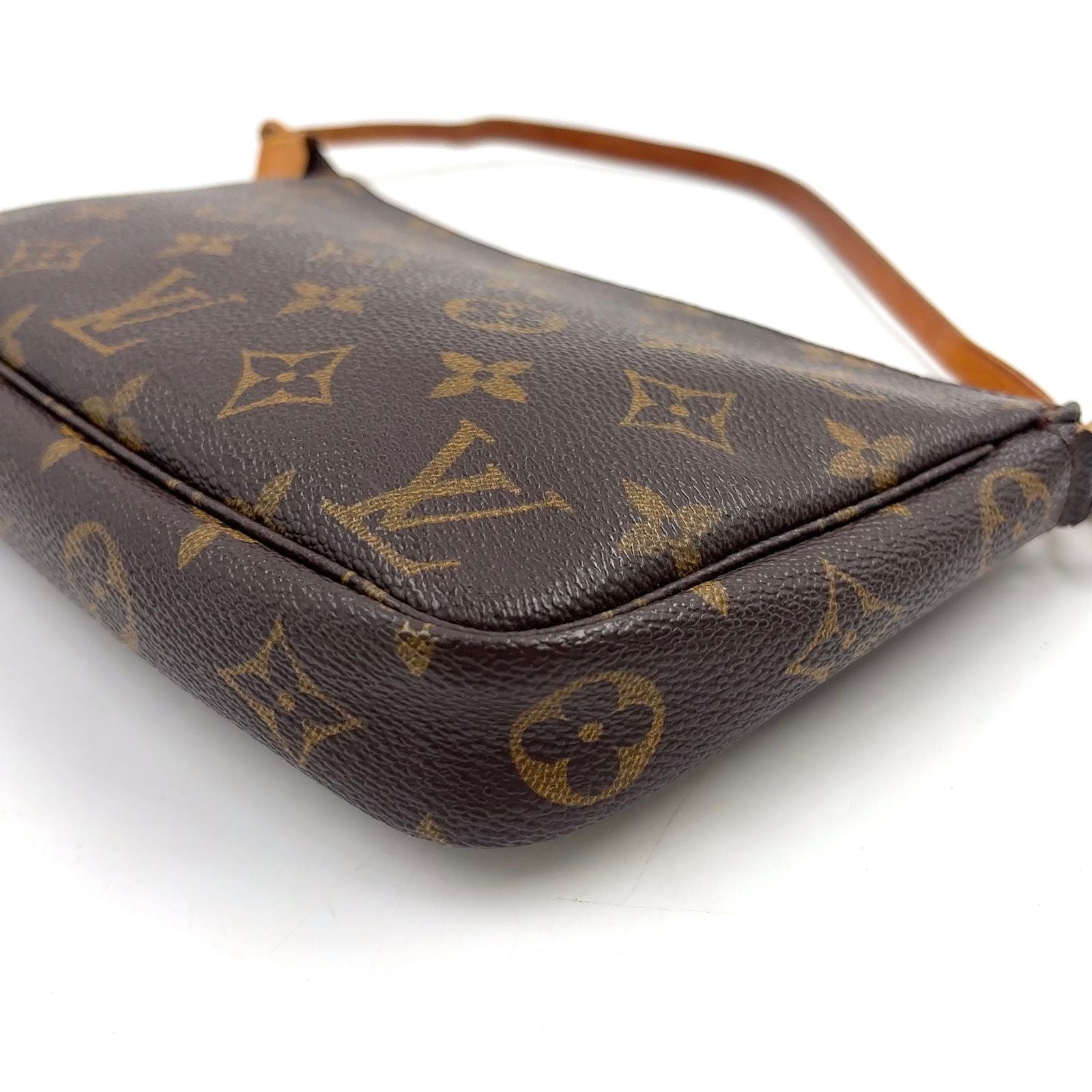 Louis Vuitton Pochette Monogram Leather Brown Light Handbag Gold — view 8