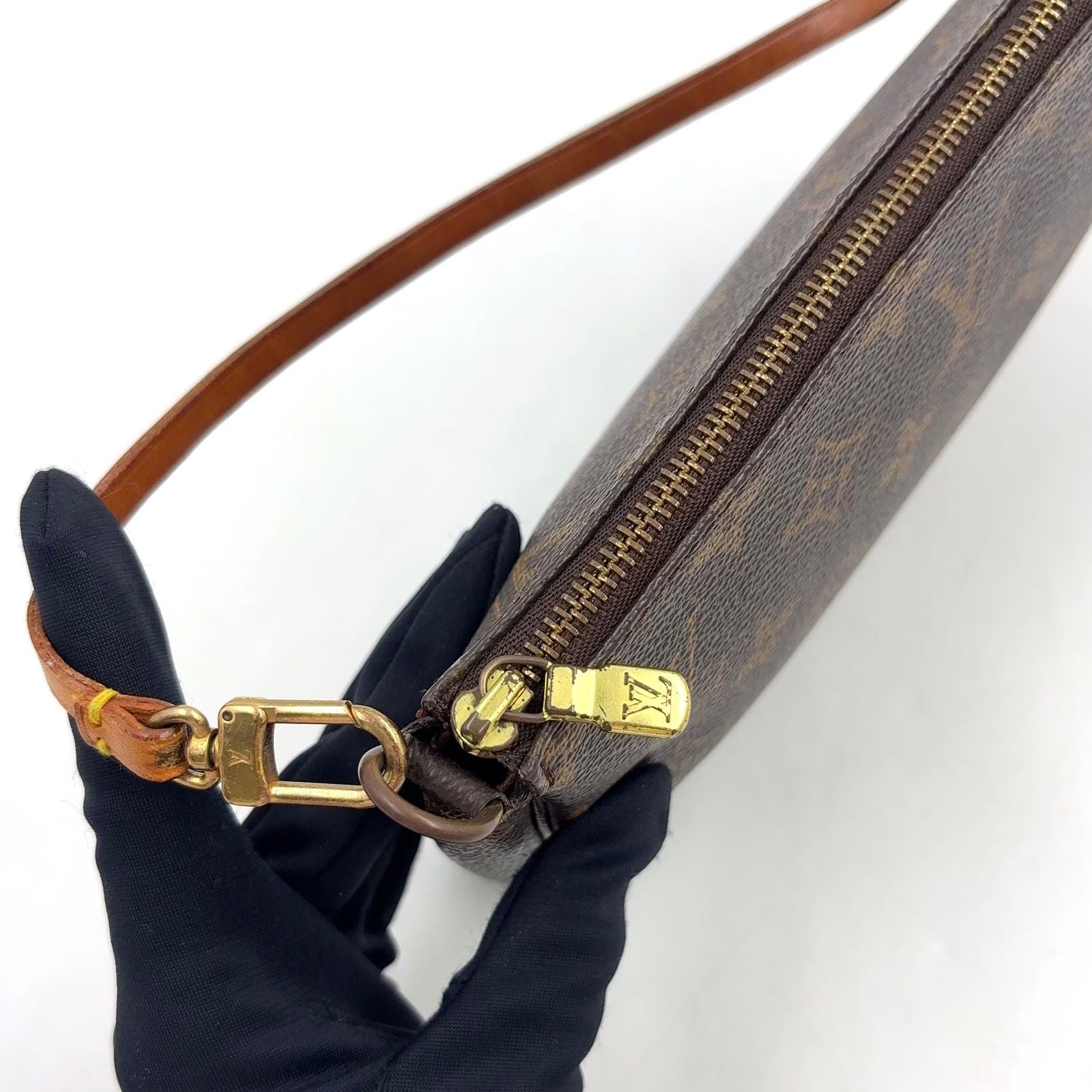 Louis Vuitton Pochette Monogram Leather Brown Light Handbag Gold — view 9