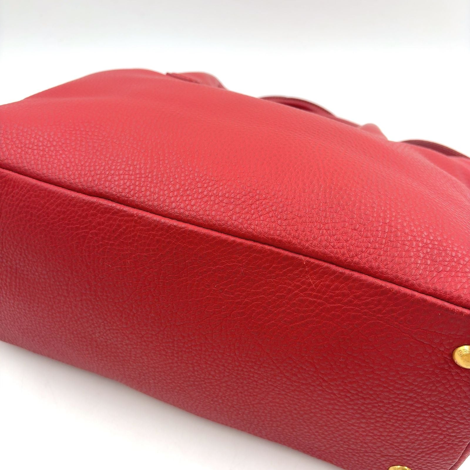 Prada Vitello Dyno 2-Way Shoulder Leather Red Tote Gold — view 9