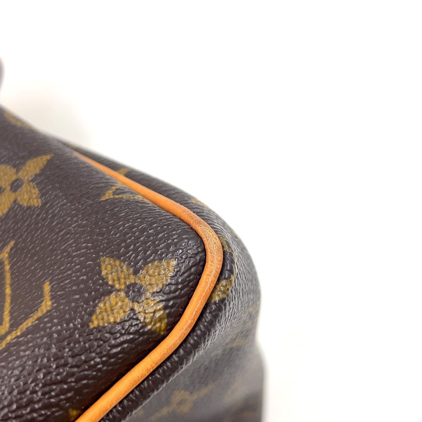 Louis Vuitton Batignolles Monogram Leather Brown Light Handbag Gold — view 6