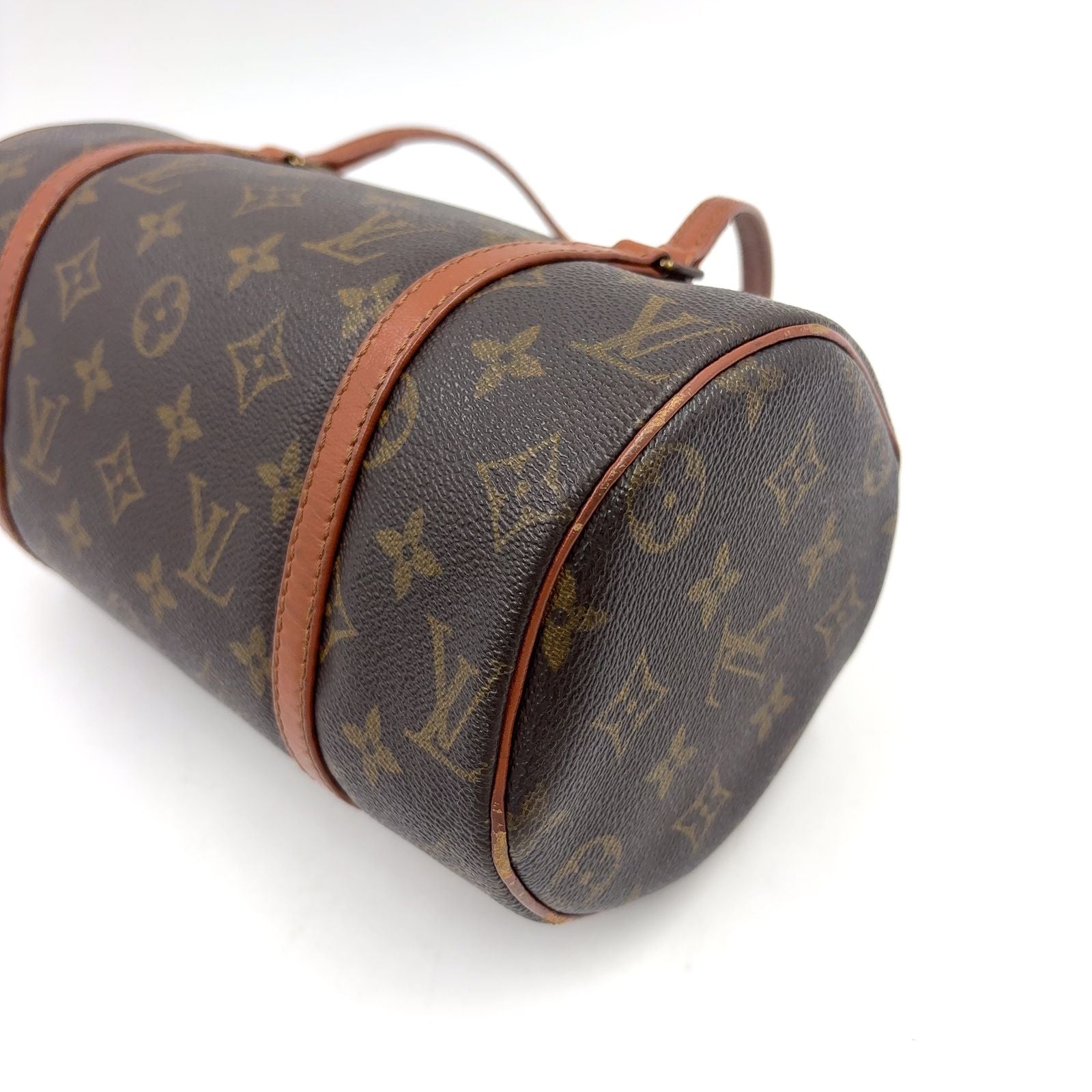 Louis Vuitton Papillon 26 Monogram Vintage Handbag — view 9