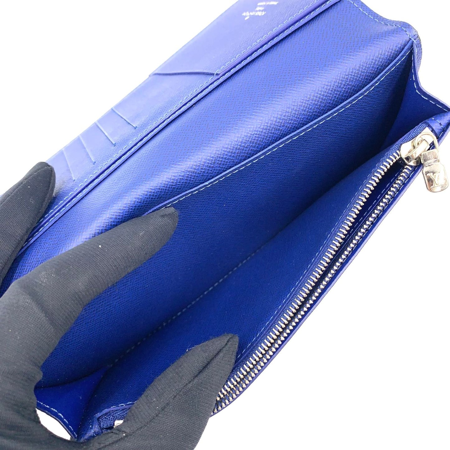 Louis Vuitton Portefeuille Brazza Taiga Cobalt Leather Blue Bifold Wallet Silver — view 6