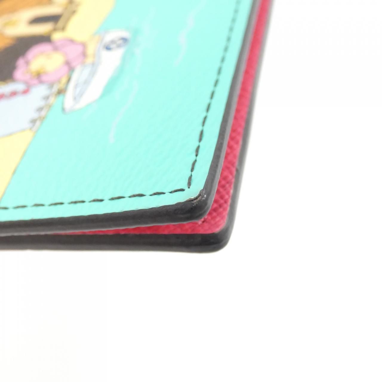 Louis Vuitton Monogram Passport Cover Couverture — view 3