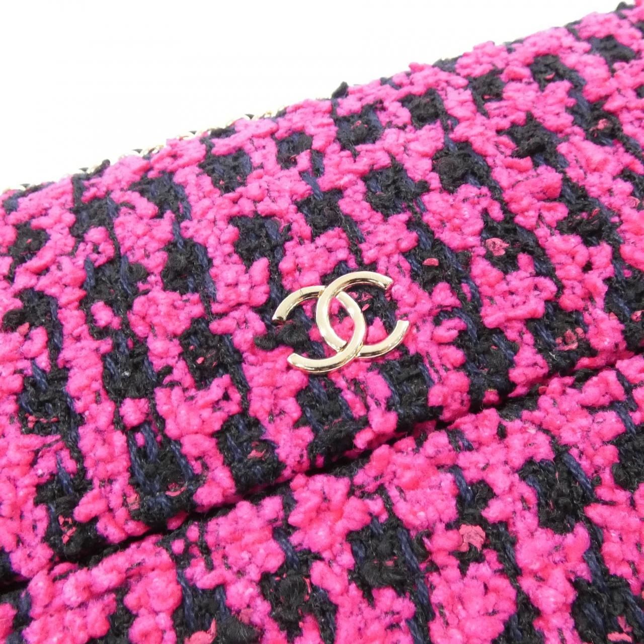 Chanel iPad Case Gold — view 3