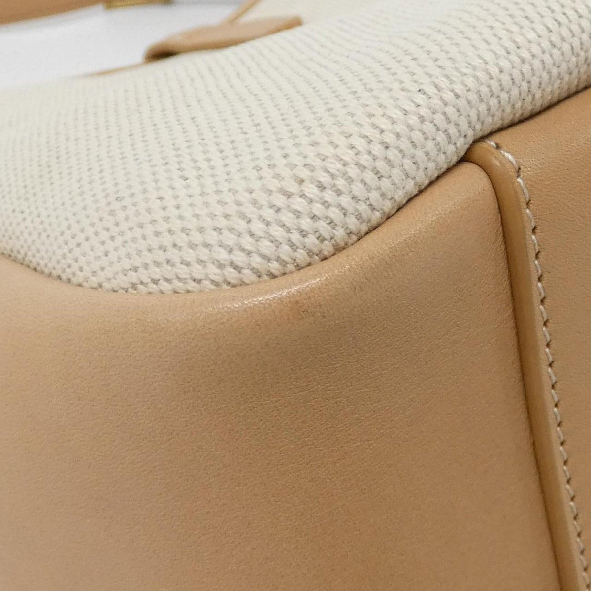 Saint Laurent Le5 A 7 Shoulder Bag — view 3