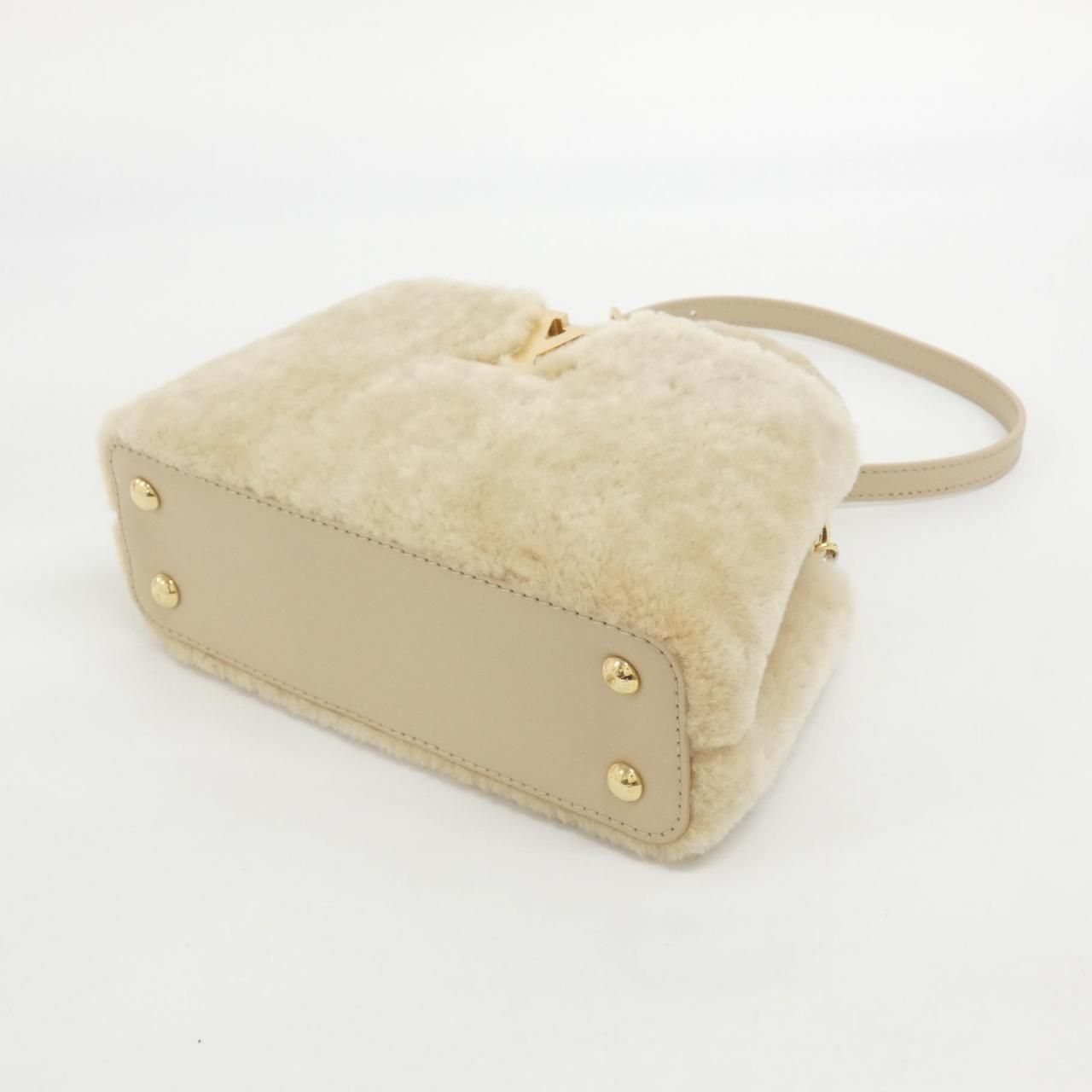 Louis Vuitton Cozy Glam Capucines East West Mini — view 3
