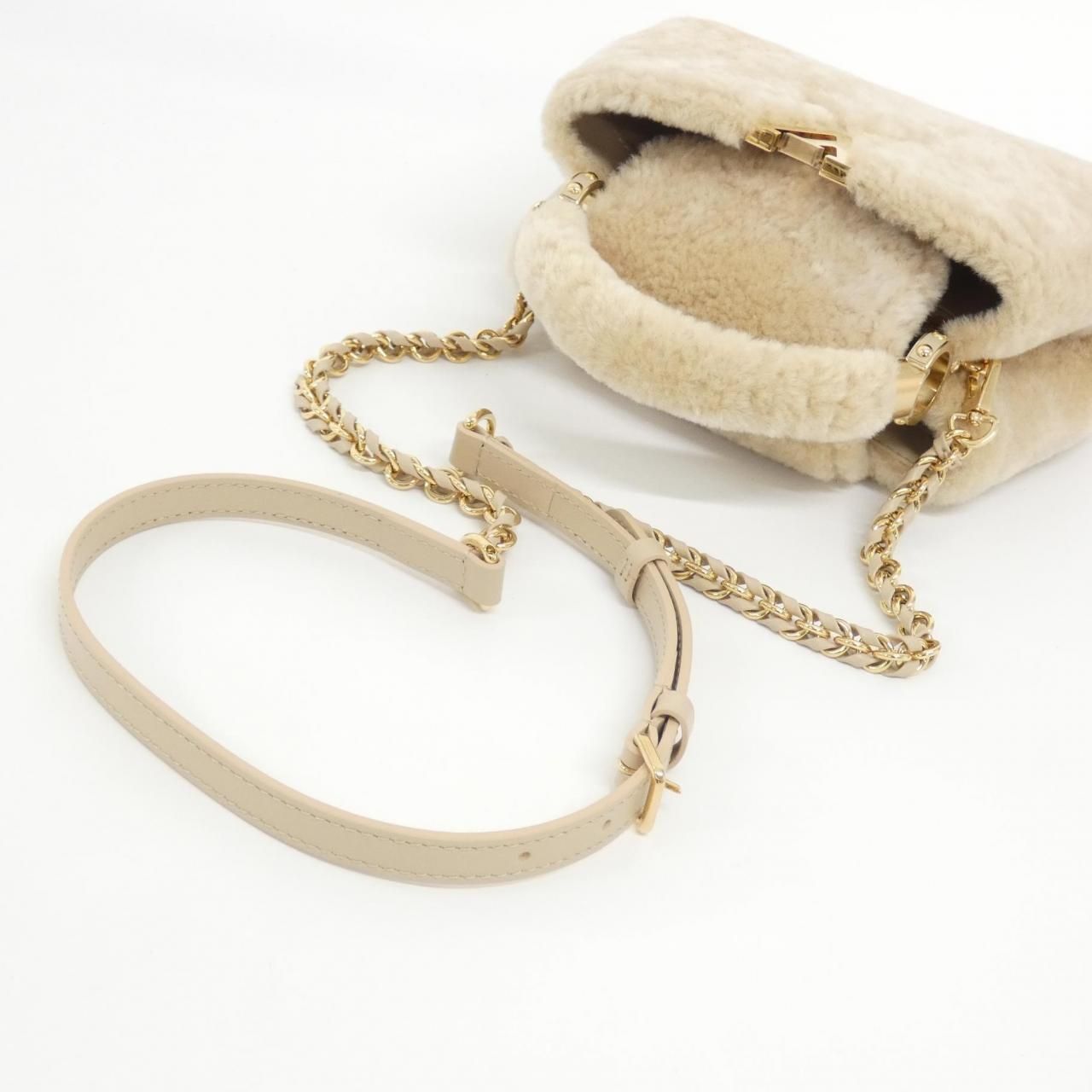 Louis Vuitton Cozy Glam Capucines East West Mini — view 4