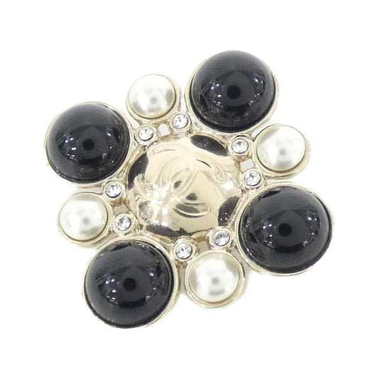 Chanel Brooch Gold